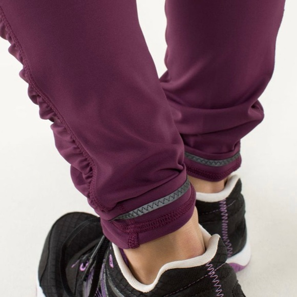 ❌SOLD❌Lululemon Speed Tight Cozy Plum - Picture 4 of 7